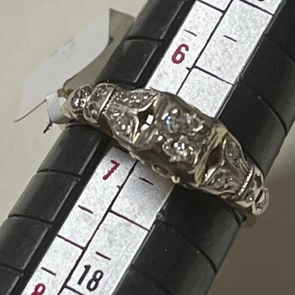 Diamond 14kt yellow gold antique engagement size 7 ring - Picture 2 of 9